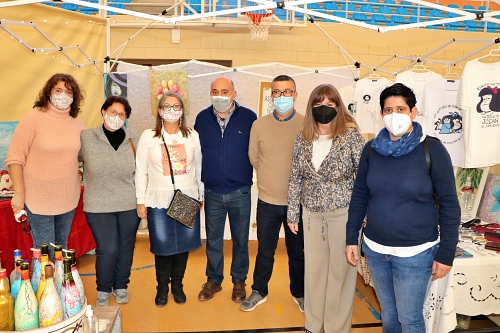 El Pabellón de Deportes de Las Norias ha acogido un exitoso Mercado Navideño