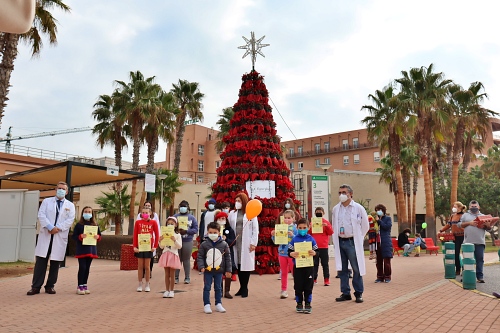 El Hospital de Poniente entrega los premios del XVI Certamen de Cuentos Infantiles e Ilustraciones Navideñas