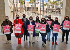 Comerciantes y Ayuntamiento de El Ejido animan a "enamorarse" del Comercio Local