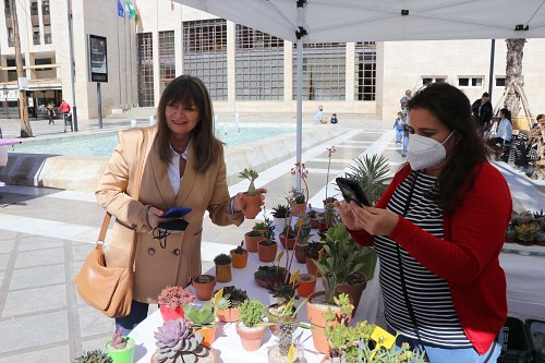 El Mercado Gastro Art llena de artesanía, tradición y sabor la Plaza Mayor de El Ejido