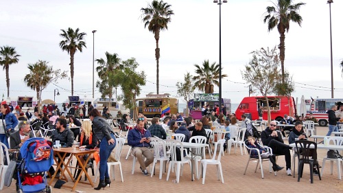 Éxito rotundo de participación en el ‘Adra Foodtruck Festival’