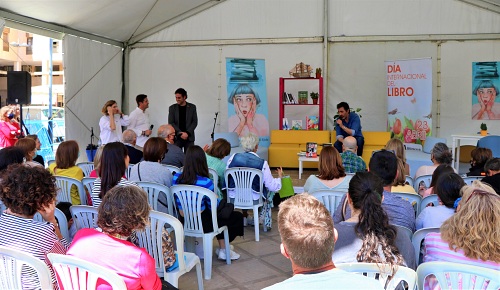 Juan del Val presenta su última obra ‘Delparaíso’ en la Feria del Libro de El Ejido