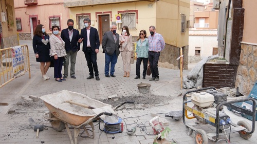 Ayuntamiento de Adra engalana el recorrido de San Marcos con 100 luminarias