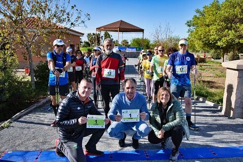 Más de 100 deportistas compiten en el Campeonato de Marcha Nórdica de Almería