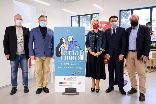 La Feria del Libro de Almería inicia seis intensos días de pasión por las letras