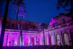 El Teatro del Siglo de Oro ocupa el Claustro de la Catedral