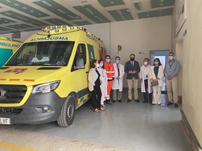 El delegado de Salud se reúne con el equipo del 061 del Hospital de Poniente