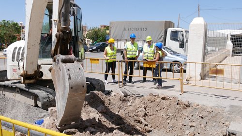 El Ayuntamiento de Adra mejora de la red de abastecimiento de la calle Canal