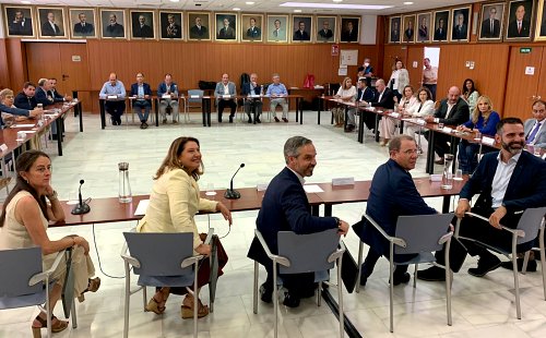 Los consejeros de Agricultura y Hacienda defienden que el agua debe estar por encima de ideologías