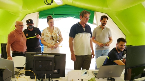 El alcalde de Adra visita la zona del Juergas Rock y el stand del Centro Ocupacional