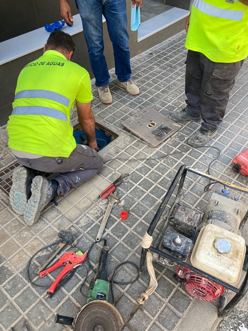 Operación policial contra los enganches de luz y agua en 4 bloques de Santa María del Águila