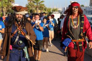 Almerimar recrea el Desembarco Pirata fechado en 1552 en las costas ejidenses