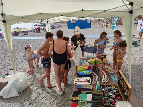 Adra se vuelca en la campaña de educación ambiental ‘Mi playa bonica’ con gran participación
 