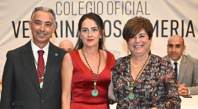 Aránzazu Martín es nombrada colegiada de honor por el Colegio de Veterinarios