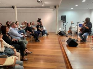 El blues de Santi Campillo y su banda llena de magia el Museo de la Guitarra