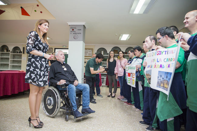 Alumnos del centro ocupacional de Verdiblanca cocinan su apoyo a Almería 2019