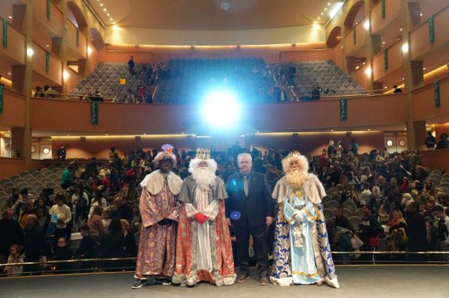 La Fiesta de Reyes de CSIF llena el Maestro Padilla