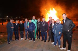 La antorcha de San Antón recorre Santa María del Águila