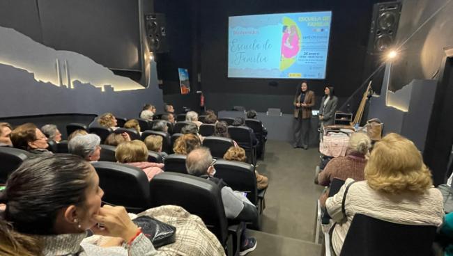 Primer café-coloquio de la Escuela de Familia de Adra