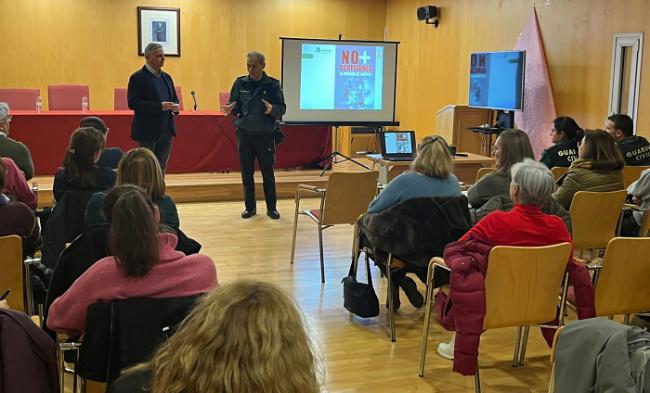 Guardia Civil forma a profesionales de los distritos sanitarios Almería y Poniente para prevenir agresiones
 