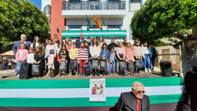 Multitudinaria celebración del Día de Andalucía en Huércal de Almería