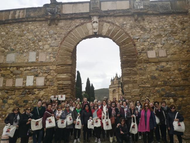 Mujeres de Adra disfrutan del viaje con perspectiva de género a Antequera