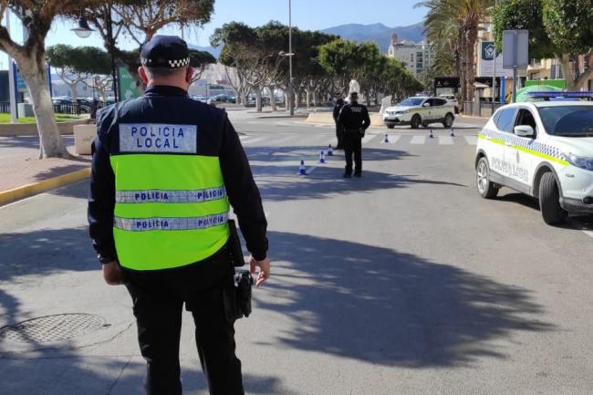 Detenido dentro de un camión al que rompió un cristal