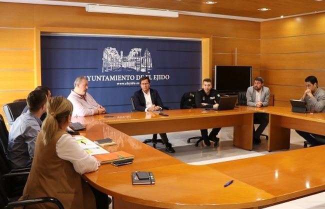 Continúa la instalación de cámaras de vigilancia en El Ejido