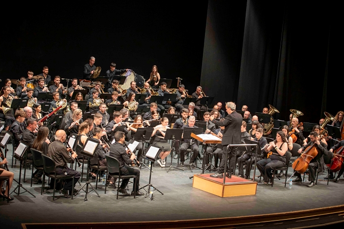 La Banda Sinfónica de la Agrupación Musical San Indalecio y el trompetista Rubén Simeó entusiasman en el Auditorio