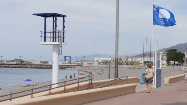 Estas son las cuatro playas de Adra con bandera azul