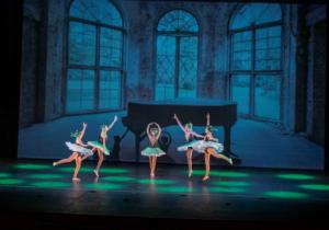 El Festival de Danza de Adagio llena el Auditorio de arte y solidaridad con la Asociación Contra el Cáncer