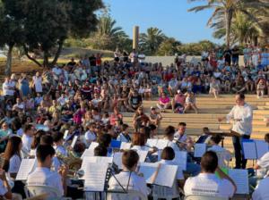 Agradable atardecer musical en la Plaza del Mar con la Banda de San Indalecio