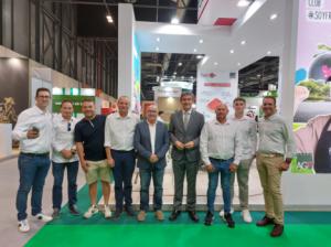 Manuel Cortés respalda al sector agrícola de Adra en ‘Fruit Attraction’