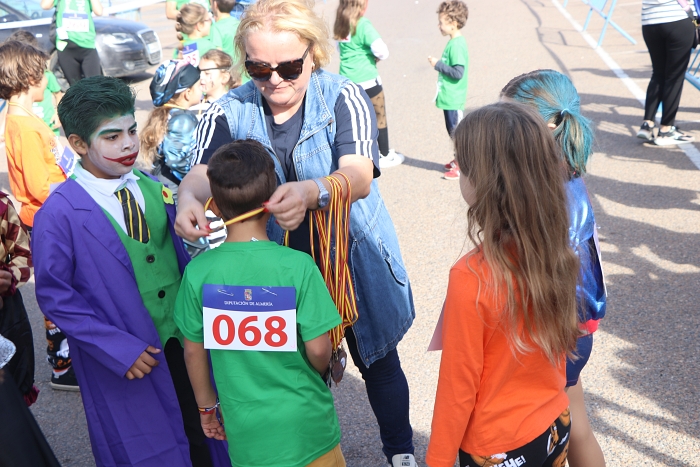 Diversión, solidaridad y deporteen la VIII Carrera y Marcha de Halloween de El Ejido