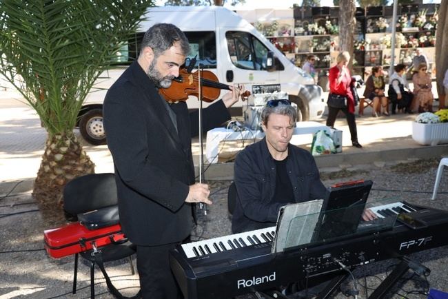 Una respetuosa banda sonora sacra para el Día de Todos los Santos en El Ejido