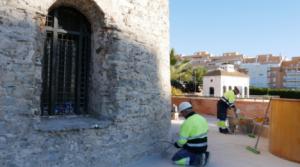 Cortés visita las obras de embellecimiento de la Torre de los Perdigones