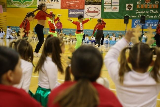 500 niños ejidenses en las exhibiciones de Navidad de gimnasia rítmica, acrobática y baile moderno