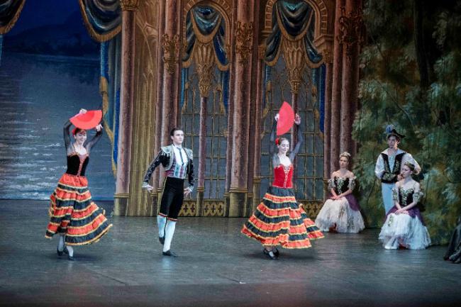 La elegancia, talento y técnica del Ballet Clásico Internacional deleita con ‘El Lago de los Cisnes’