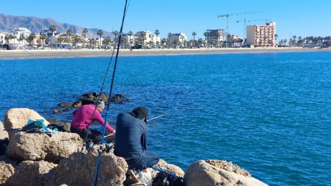 Ayuntamiento de Adra gestionó 320 licencias de pesca en 2023