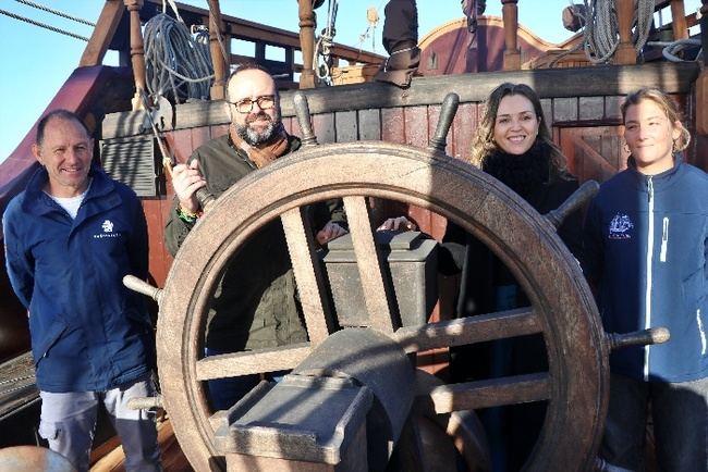 El Galeón Andalucía atraca en Almerimar