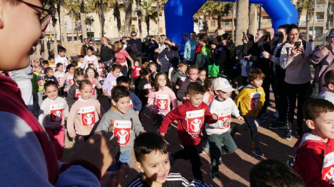 Carrera solidaria en Adra recauda fondos para la infancia desfavorecida