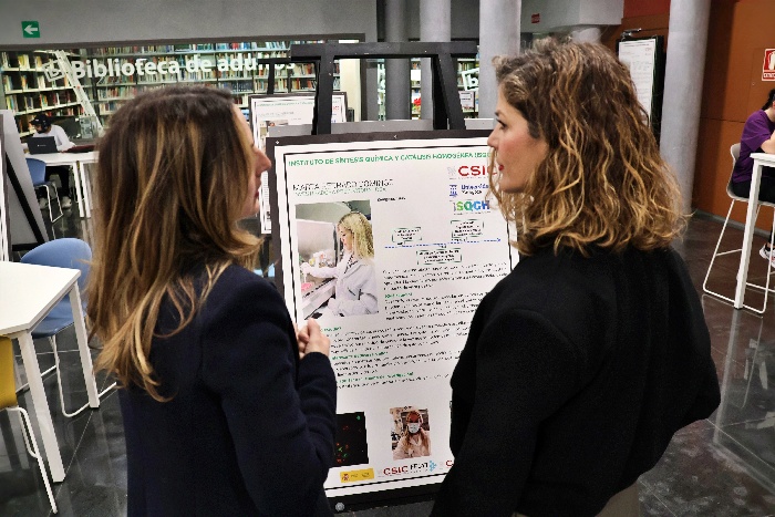 Descubre la exposición que celebra el talento oculto de las científicas en El Ejido