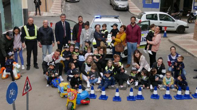 Niños de Adra aprenden Educación Vial en jornada interactiva