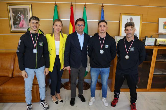 Recibimiento en El Eljido a tres deportistas ganadores del Campeonato del Mundo de Bricpol