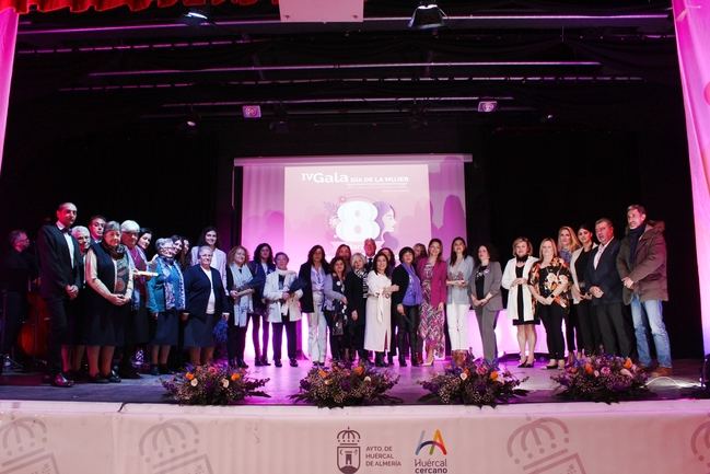 Huércal de Almería vive una noche especial con la cuarta edición de su Gala de la Mujer
 