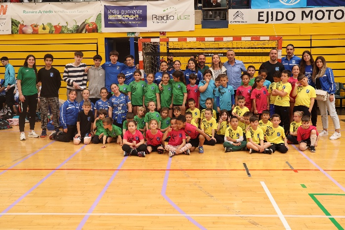 300 menores en los Juegos Provinciales de balonmano de El Ejido