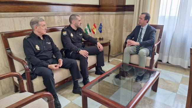 El subdelegado se reúne con el nuevo jefe superior de Policía Nacional de Andalucía Oriental