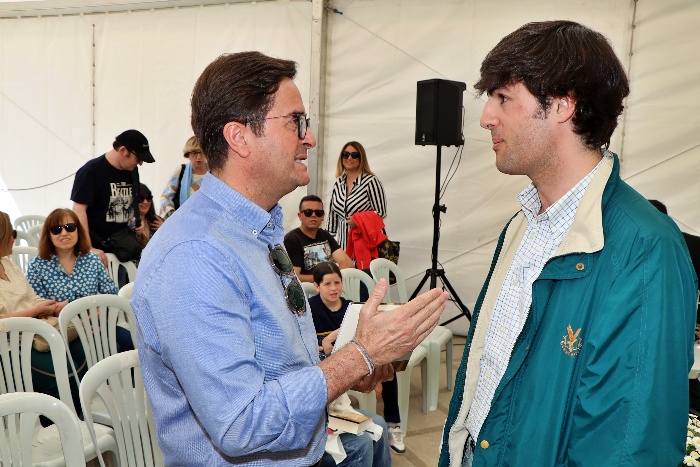 El finalista del Premio Planeta 2023 protagoniza la Feria del Libro de El Ejido