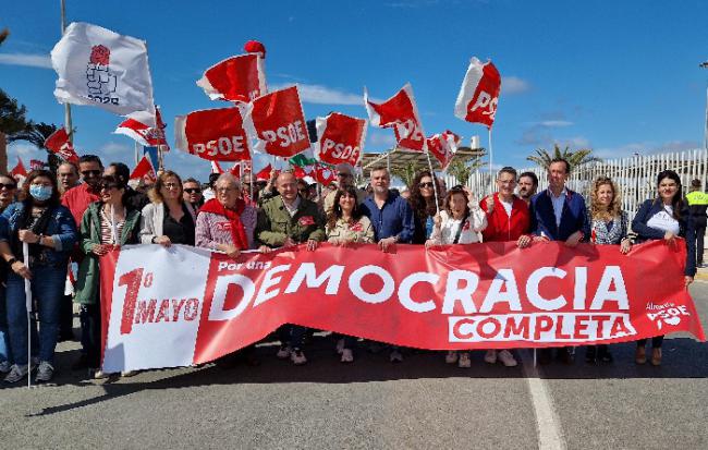 El PSOE ve incompleta la democracia tras gobernar el doble de años que el PP