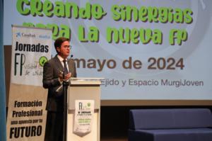 El alcalde de El Ejido inaugura evento sobre formación profesional